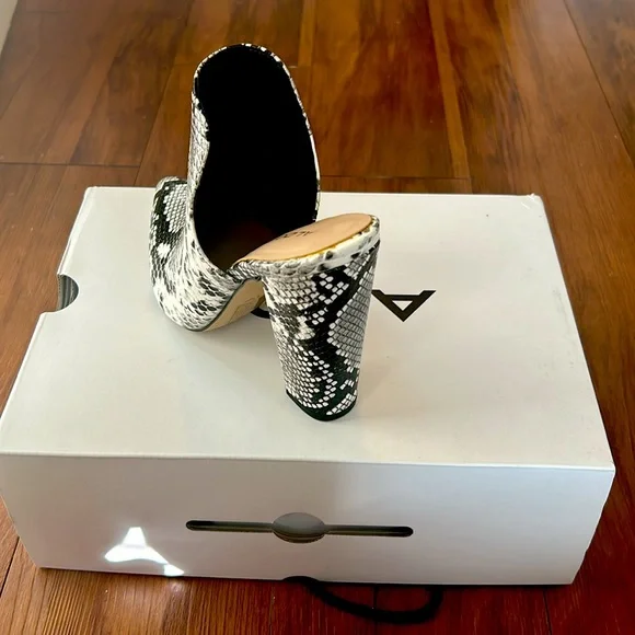 Snake print heels. - Picture 2 of 2